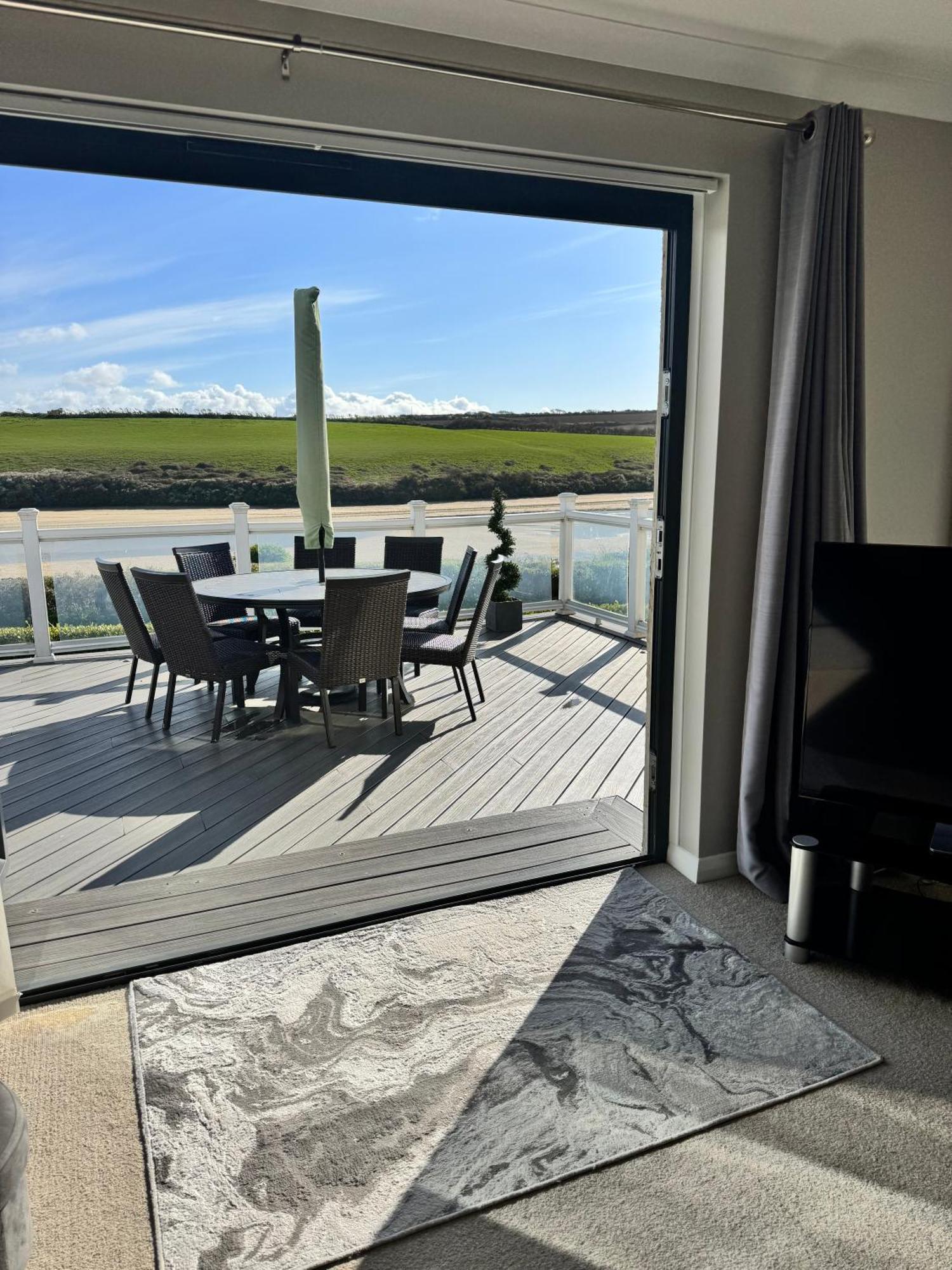 Whispering Waters Vila New Quay Exterior foto